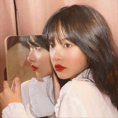 踉跄的女孩